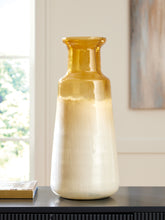 Hoover Furniture Outlet - Ashley Furniture - Wynburg Vase - Vase - A2000723